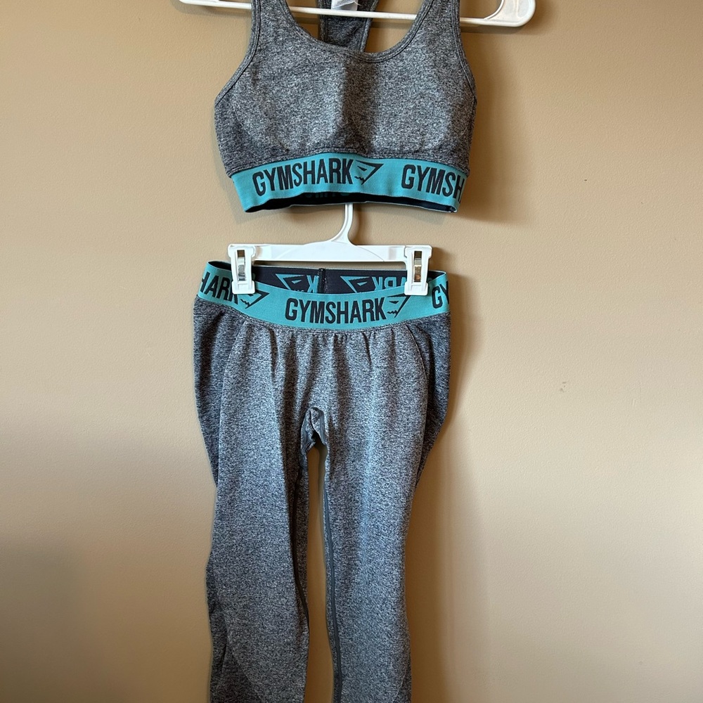 Gymshark Work Out Set. leggings and sports bra